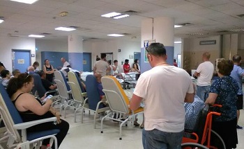 La sala de urgencias del Clínico, ayer tarde urgclicola
