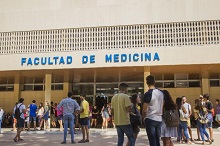 Estudiantes, en la Facultad de Medicina de Málaga. ESFACMEDC